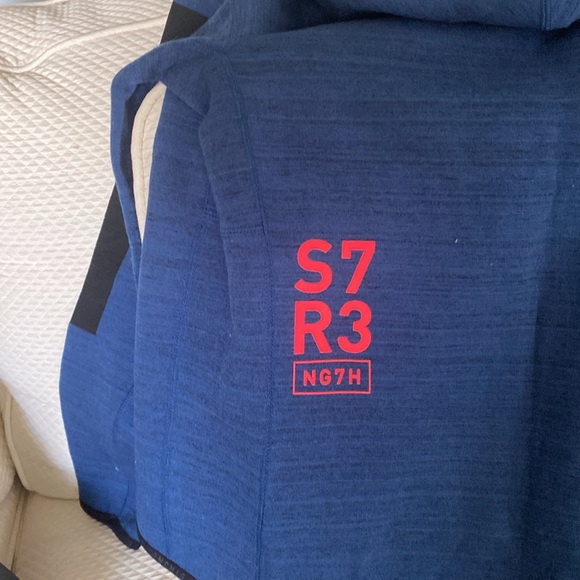 Reebok fitted hoody thin thermal tech - Picture 3 of 5